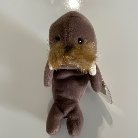 Ty Other - Ty Beanie Baby * Jolly the Walrus * Date of Birth: December 2, 1996 *Collectible